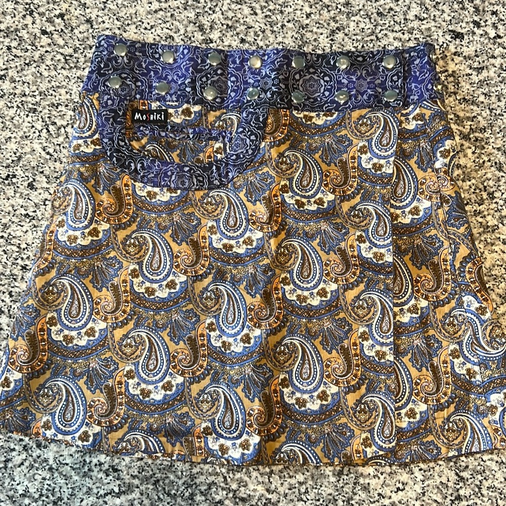 Reversible, adjustable boutique mini skirt. OSFM